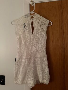 bebe White Lace Jumper with Keyhole Neck